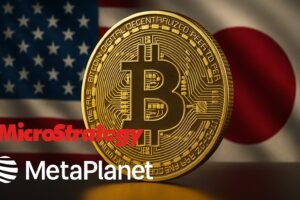 金色のビットコインの背景に、米国と日本の企業ロゴが重なるデザイン