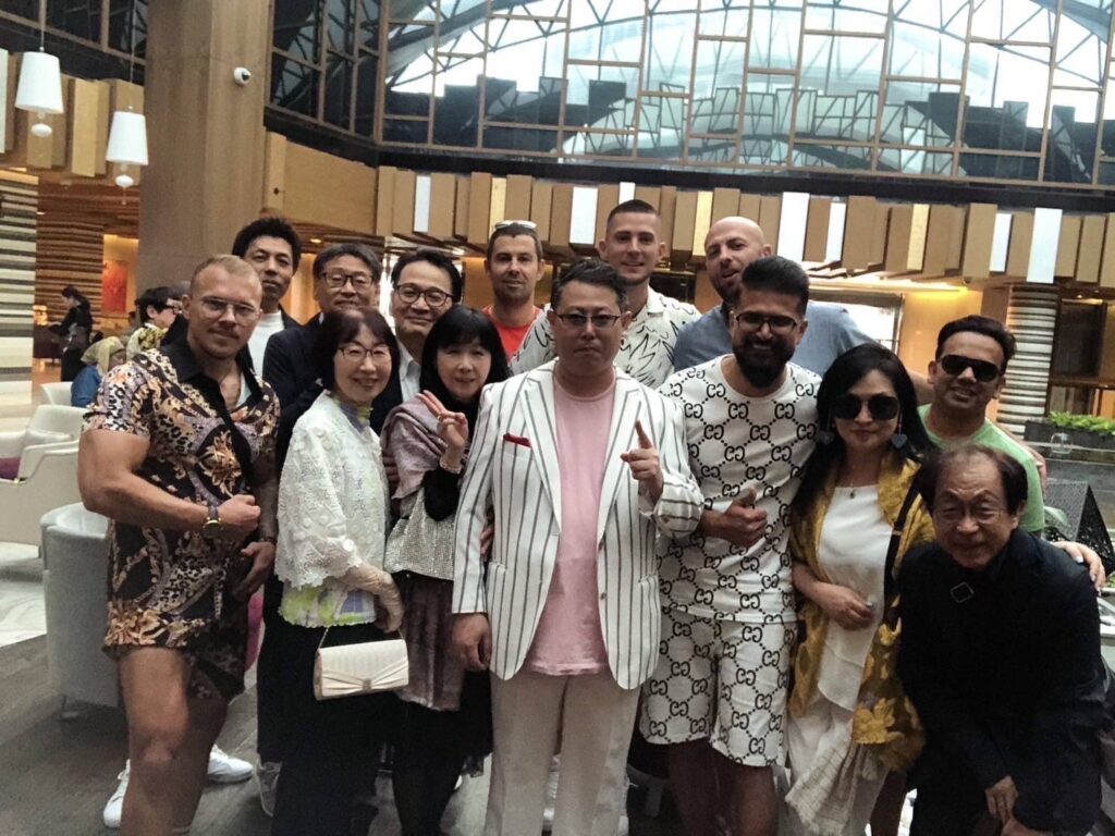 メンバーと集合写真
