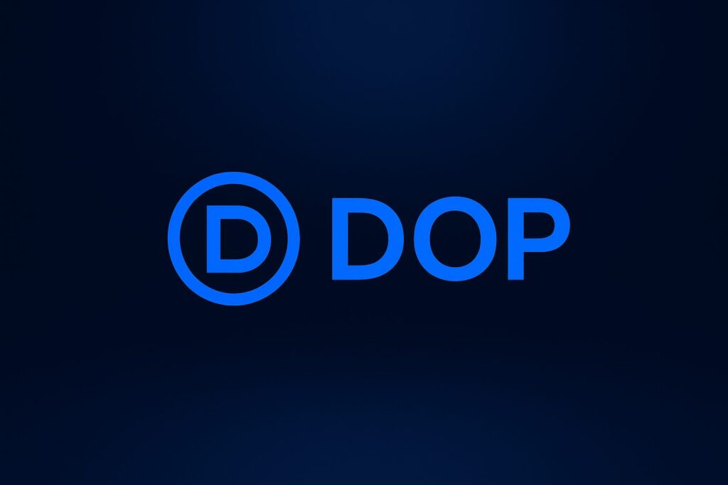 新しいDOPロゴのイメージ。濃いブルーの背景に、円形の『D』アイコンとモダンなフォントの『DOP』文字が横長に配置され、未来的で信頼感のあるデザインを表現している